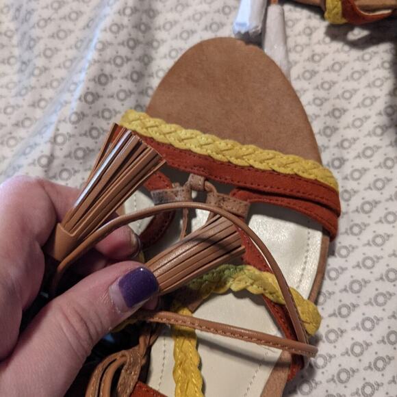 BCBGeneration Vanda Wedge Lace Up Strappy Sandals Yellow NWOT Size 9.5 - Picture 6 of 6